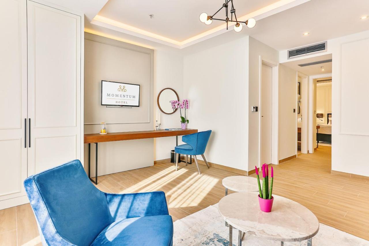 Momentum Hotel 4*