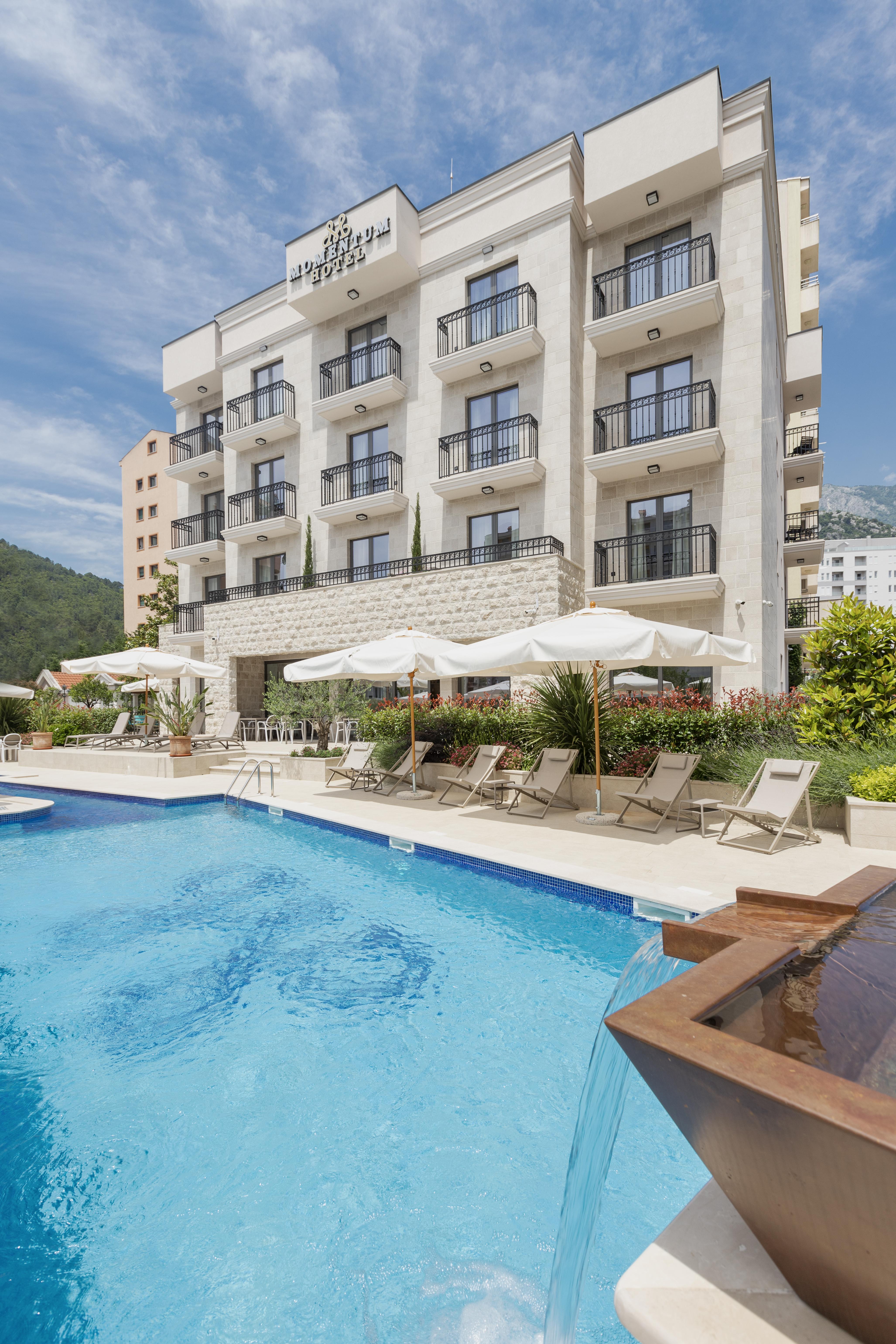Boutique Momentum By Aycon Hotel